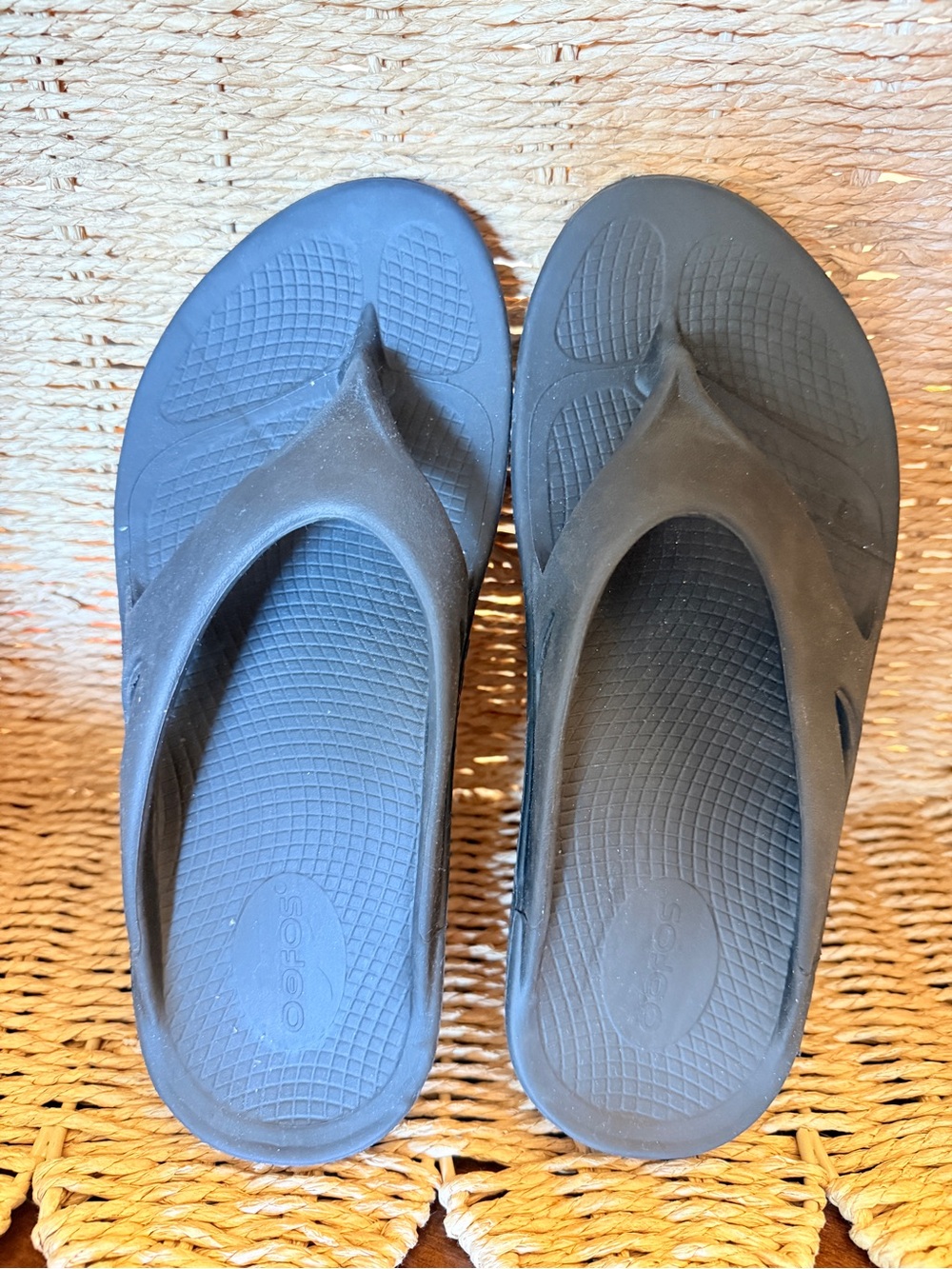 OOFOS Black Women's Sandals